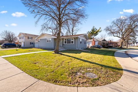 Tiny photo for 16426 Shirley Court, South Holland, IL 60473 (MLS # 12635383)