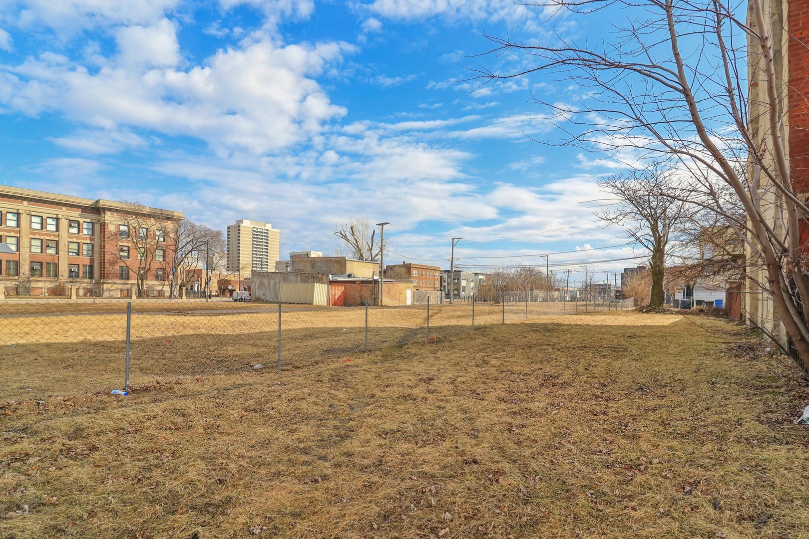 3913 S Prairie Avenue