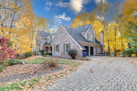 813 Fox Glen Drive St. Charles IL 60174