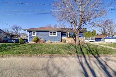 Photo of 320 10th Street, Fulton, IL 61252 (MLS # 12586165)