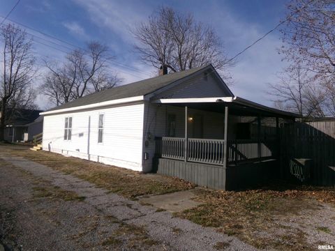 Tiny photo for 402 N Cochran Street, West Frankfort, IL 62896 (MLS # QC4270110)
