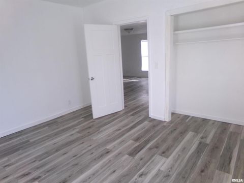 Tiny photo for 402 N Cochran Street, West Frankfort, IL 62896 (MLS # QC4270110)