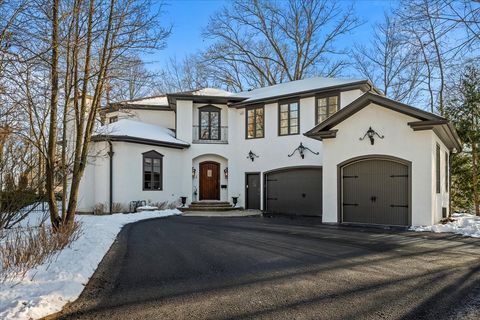 Photo of 697 Bluff Road, Lake Bluff, IL 60044 (MLS # 12584903)