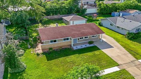 Tiny photo for 1420 Cooper Road, Hoffman Estates, IL 60169 (MLS # 12677770)