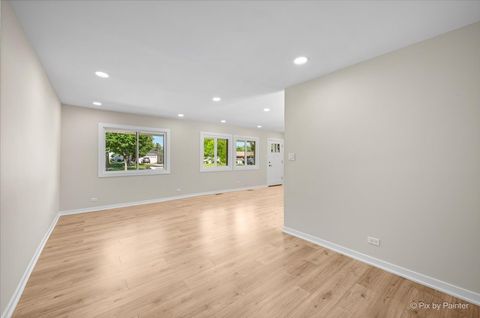Tiny photo for 1420 Cooper Road, Hoffman Estates, IL 60169 (MLS # 12677770)