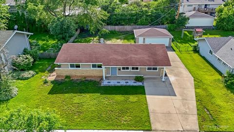 Tiny photo for 1420 Cooper Road, Hoffman Estates, IL 60169 (MLS # 12677770)