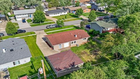 Tiny photo for 1420 Cooper Road, Hoffman Estates, IL 60169 (MLS # 12677770)