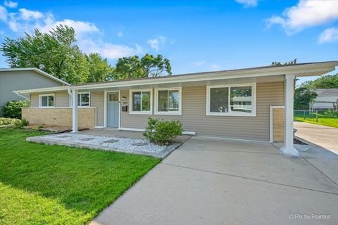 Photo of 1420 Cooper Road, Hoffman Estates, IL 60169 (MLS # 12677770)