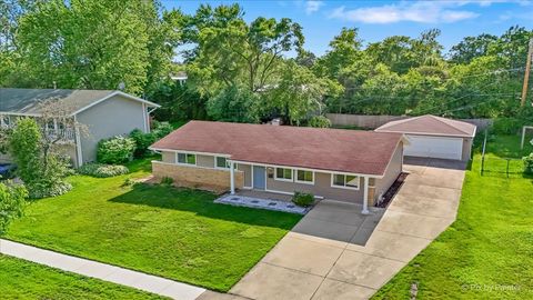 Tiny photo for 1420 Cooper Road, Hoffman Estates, IL 60169 (MLS # 12677770)