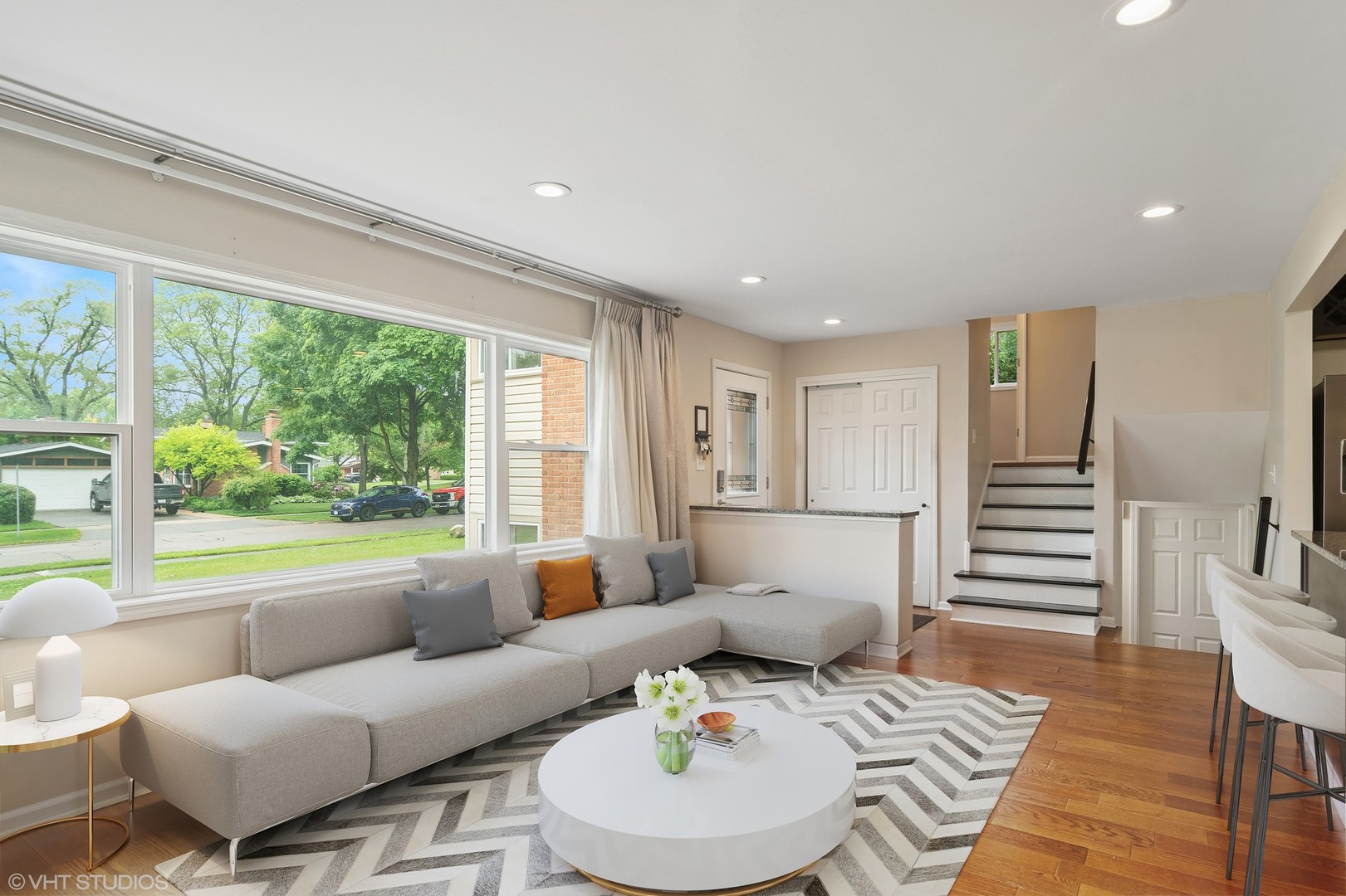 354 W Pleasant Hill Boulevard