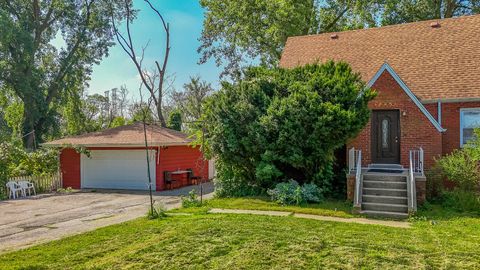 Tiny photo for 2910 E 138th Place, Burnham, IL 60633 (MLS # 12423503)
