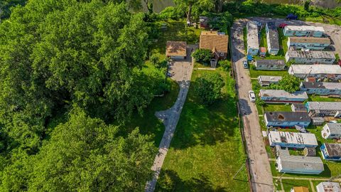 Tiny photo for 2910 E 138th Place, Burnham, IL 60633 (MLS # 12423503)