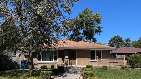 Photo of 1717 Greenview Avenue, Kankakee, IL 60901 (MLS # 12470630)