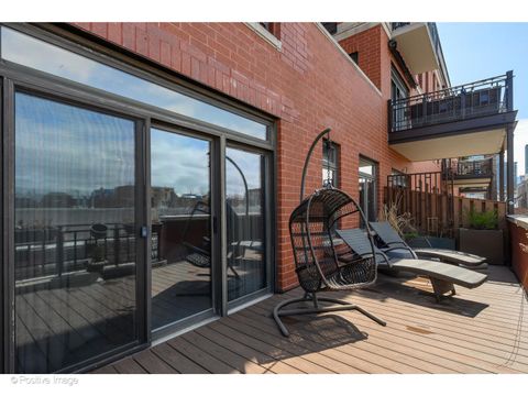 Tiny photo for 1414 N Wells Street #402, Chicago, IL 60610 (MLS # 12619879)