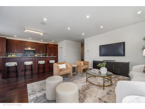Tiny photo for 1414 N Wells Street #402, Chicago, IL 60610 (MLS # 12619879)