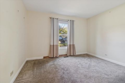 Tiny photo for 417 River Bluff Circle, Naperville, IL 60540 (MLS # 12591092)