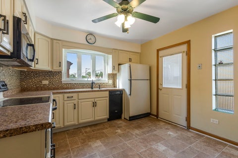 Tiny photo for 2240 S 9th Avenue, North Riverside, IL 60546 (MLS # 12730591)