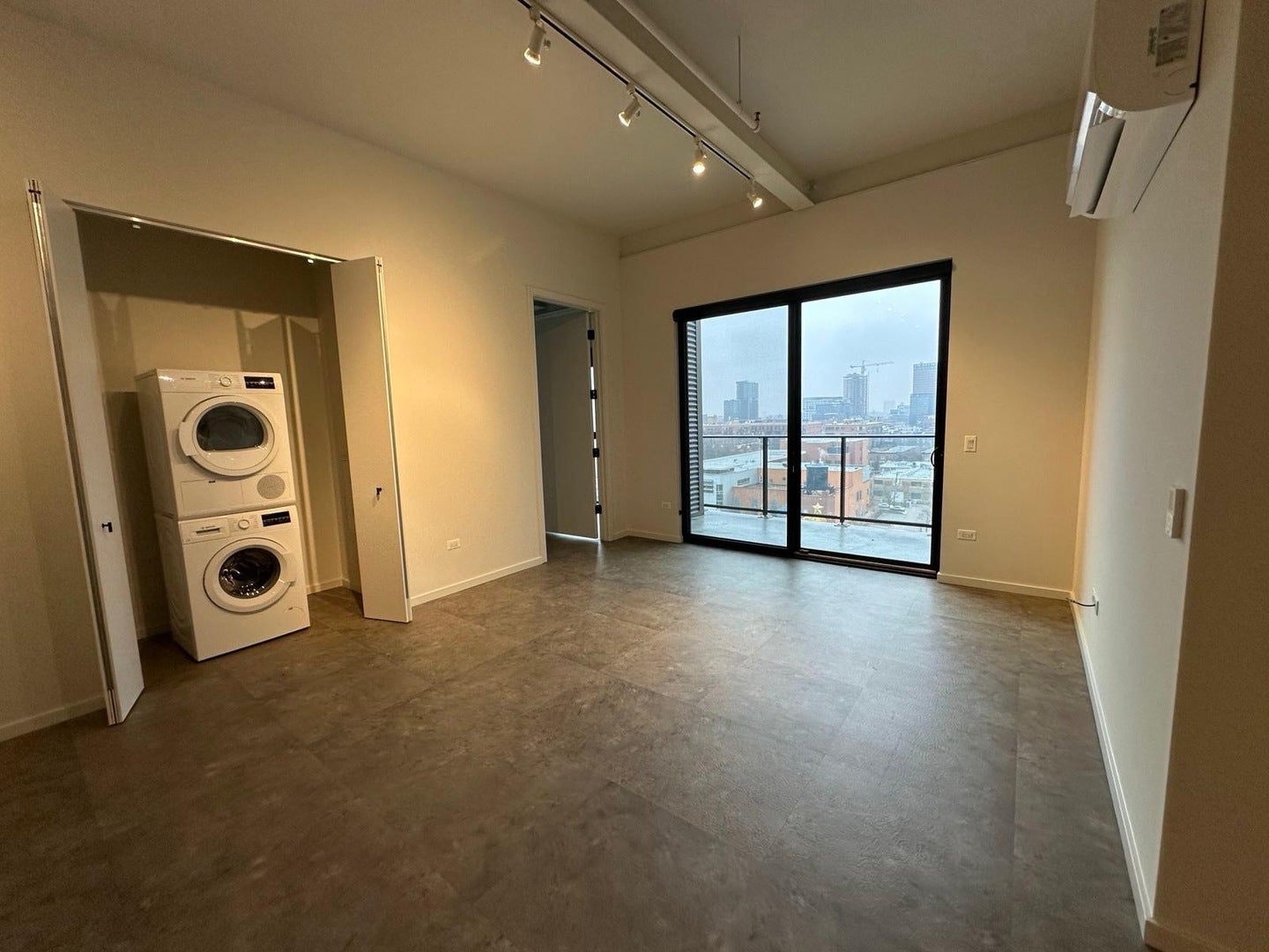 1220 W Jackson Boulevard 1006