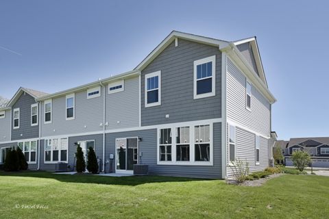 Tiny photo for Crystal Lake, IL 60012 (MLS # 12639679)