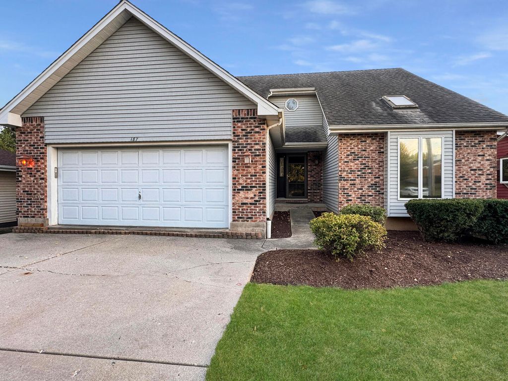 Photo for 187 Hilltop Drive, Lake In The Hills, IL 60156 (MLS # 12483943)