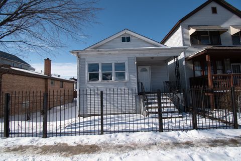 Tiny photo for 10516 S Avenue L, Chicago, IL 60617 (MLS # 12558875)