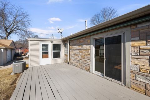 Tiny photo for 2617 19th Street, Moline, IL 61265 (MLS # 12570568)