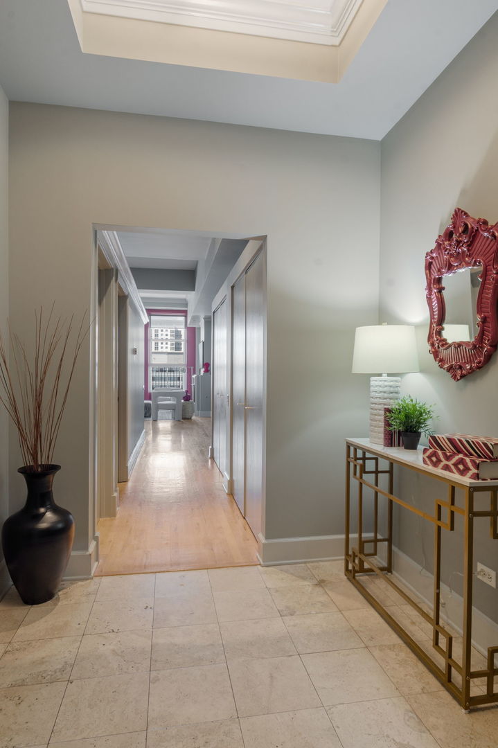 165 N Canal Street 1406