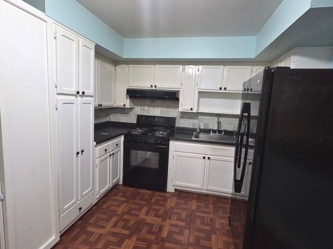 Tiny photo for 1105 Holiday Lane #6, Des Plaines, IL 60016 (MLS # 12636340)