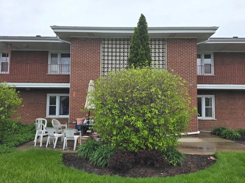Photo of 1105 Holiday Lane #6, Des Plaines, IL 60016 (MLS # 12636340)