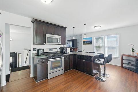 Tiny photo for 565 COTTONWOOD Circle, Bolingbrook, IL 60440 (MLS # 12463075)