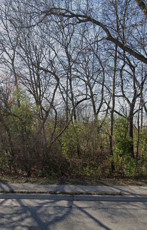 160 N US Highway 12 Fox Lake IL 60020