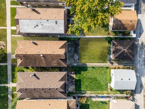 Tiny photo for 2508 Kenilworth Avenue, Berwyn, IL 60402 (MLS # 12573242)