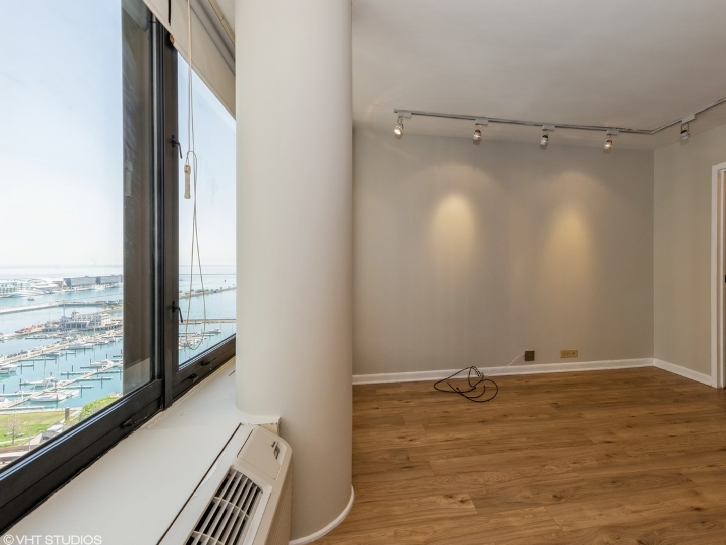 155 N HARBOR Drive 1607