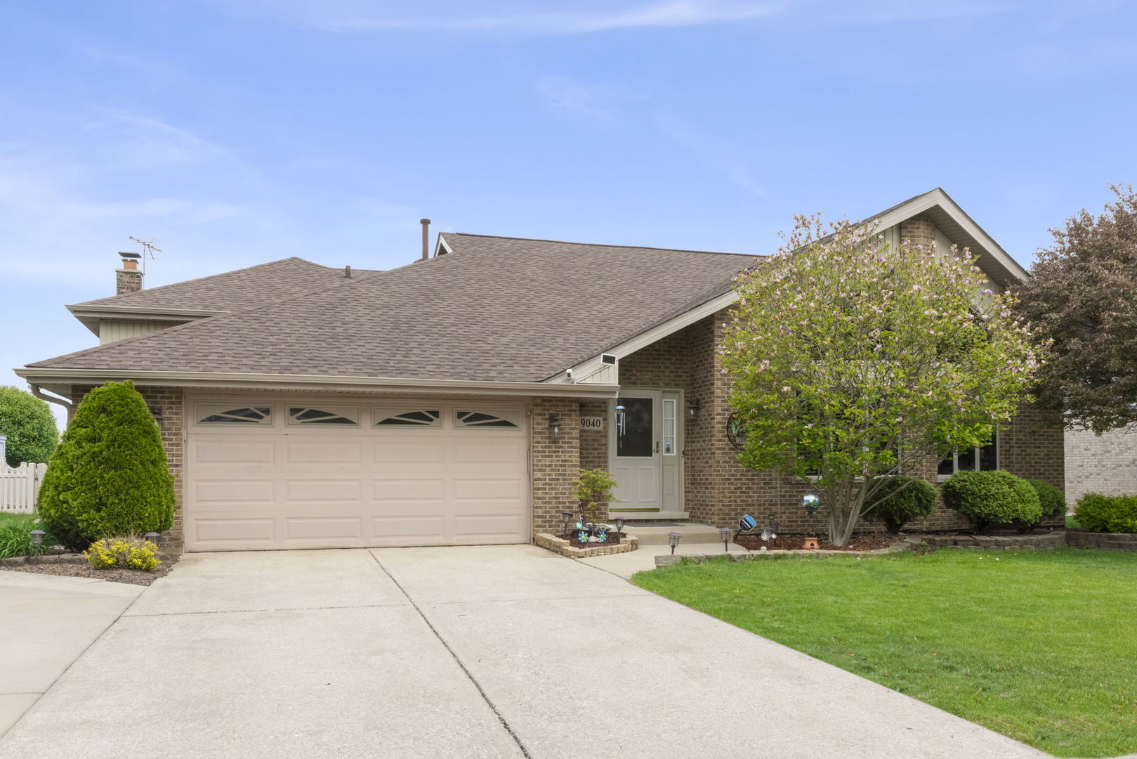 9040 Frances Lane