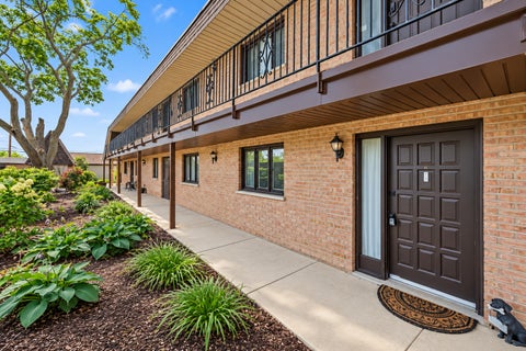 Photo of 520 E Main Street #1C, Barrington, IL 60010 (MLS # 12766135)