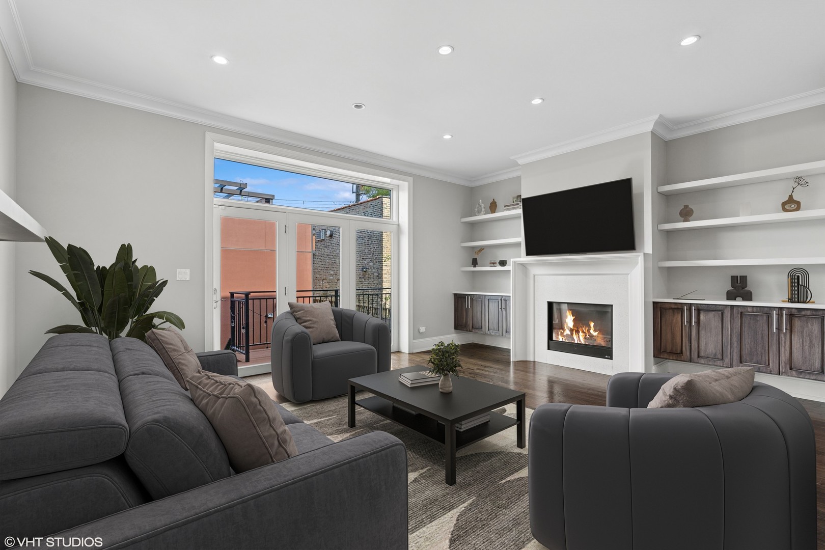 2743 N Mozart Street
