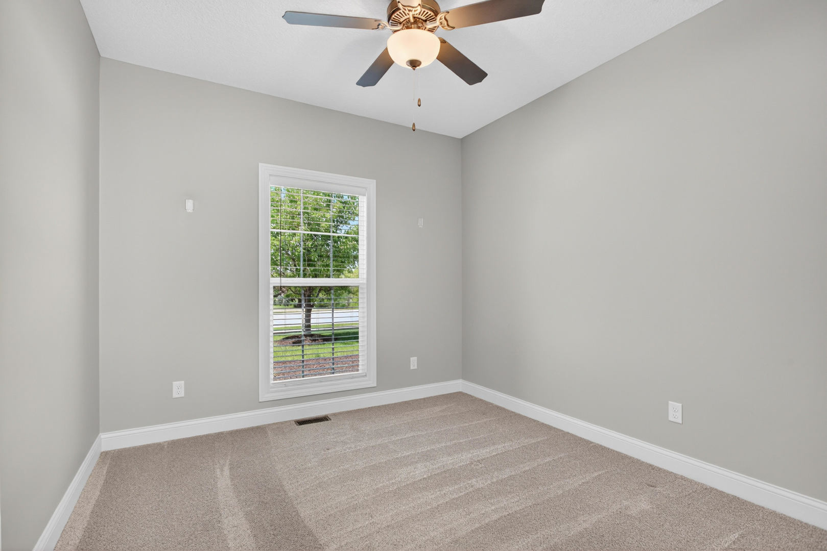 5653 E Creekside Lane