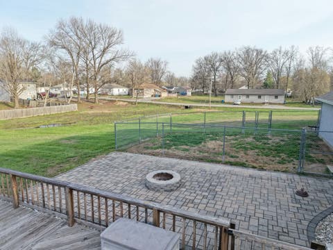 Tiny photo for 513 N 10th Street, Benton, IL 62812 (MLS # 12609599)