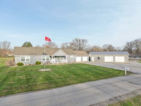 Tiny photo for 513 N 10th Street, Benton, IL 62812 (MLS # 12609599)