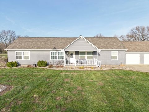 Photo of 513 N 10th Street, Benton, IL 62812 (MLS # 12609599)