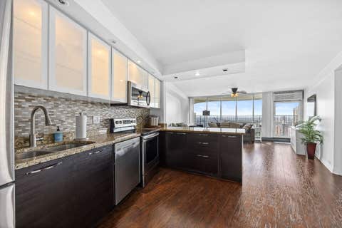 Tiny photo for 300 N STATE Street #5618, Chicago, IL 60654 (MLS # 12680990)