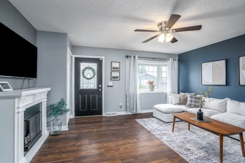 Tiny photo for 402 W Sheridan Drive, Eldridge, IA 52748 (MLS # 12606822)