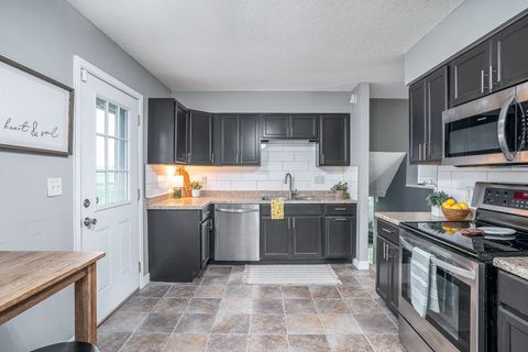 Tiny photo for 402 W Sheridan Drive, Eldridge, IA 52748 (MLS # 12606822)