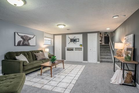 Tiny photo for 402 W Sheridan Drive, Eldridge, IA 52748 (MLS # 12606822)