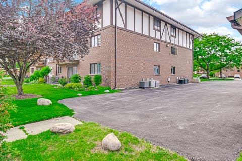 Tiny photo for 11015 S Theresa Circle #3C, Palos Hills, IL 60465 (MLS # 12665534)