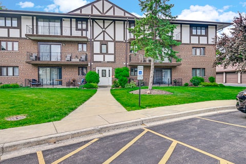 Tiny photo for 11015 S Theresa Circle #3C, Palos Hills, IL 60465 (MLS # 12665534)