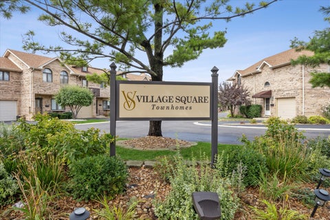 Tiny photo for 8909 Village Square Lane, Brookfield, IL 60513 (MLS # 12763806)