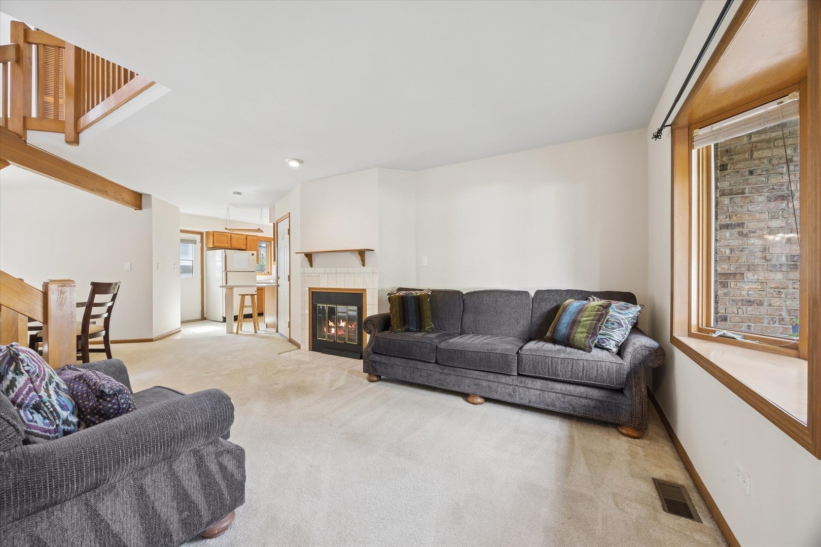 8909 Village Square Lane