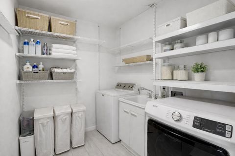 Tiny photo for 1255 N Sandburg Terrace #2912, Chicago, IL 60610 (MLS # 12582041)