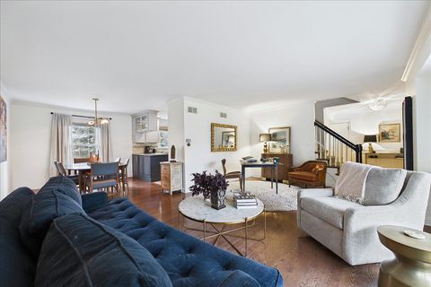 Tiny photo for Libertyville, IL 60048 (MLS # 12566278)